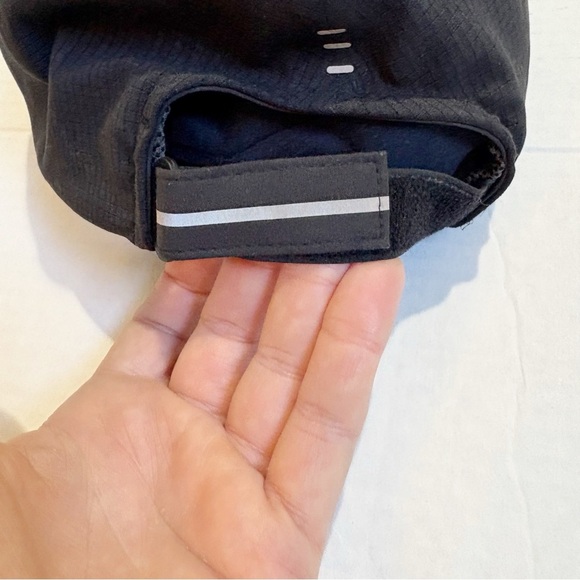 Lululemon Fast and Free Run Hat Lightweight Reflectors Adjustable Running Sun - Picture 9 of 15